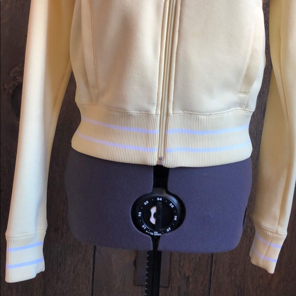 North Face Butter Yellow Tracker Jacket - image 4